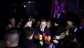 bosna hersekin sirbistan cumhuriyeti bolgesi baskani milorad dodik hakkinda hapis cezasi ve siyaset yasagi w6KW6P31