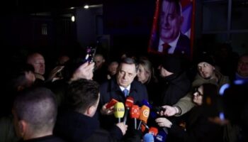 bosna hersekin sirbistan cumhuriyeti bolgesi baskani milorad dodik hakkinda hapis cezasi ve siyaset yasagi w6KW6P31