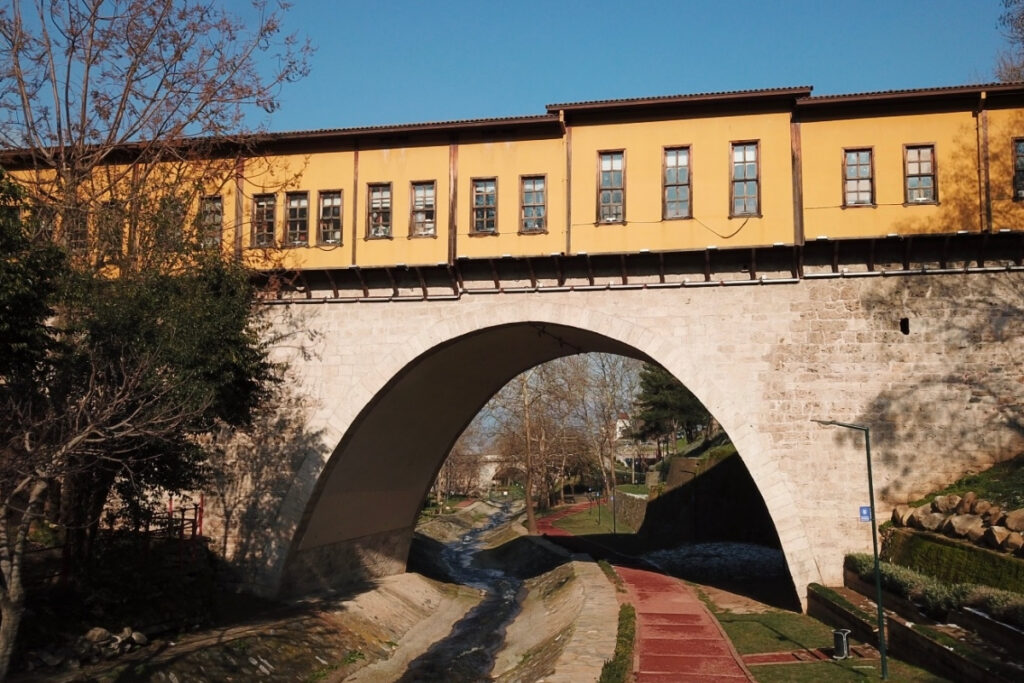 bursanin tarihi simgesi irgandi carsili koprusu 583 yillik gecmisiyle zamana meydan okuyor l8kF2DxX