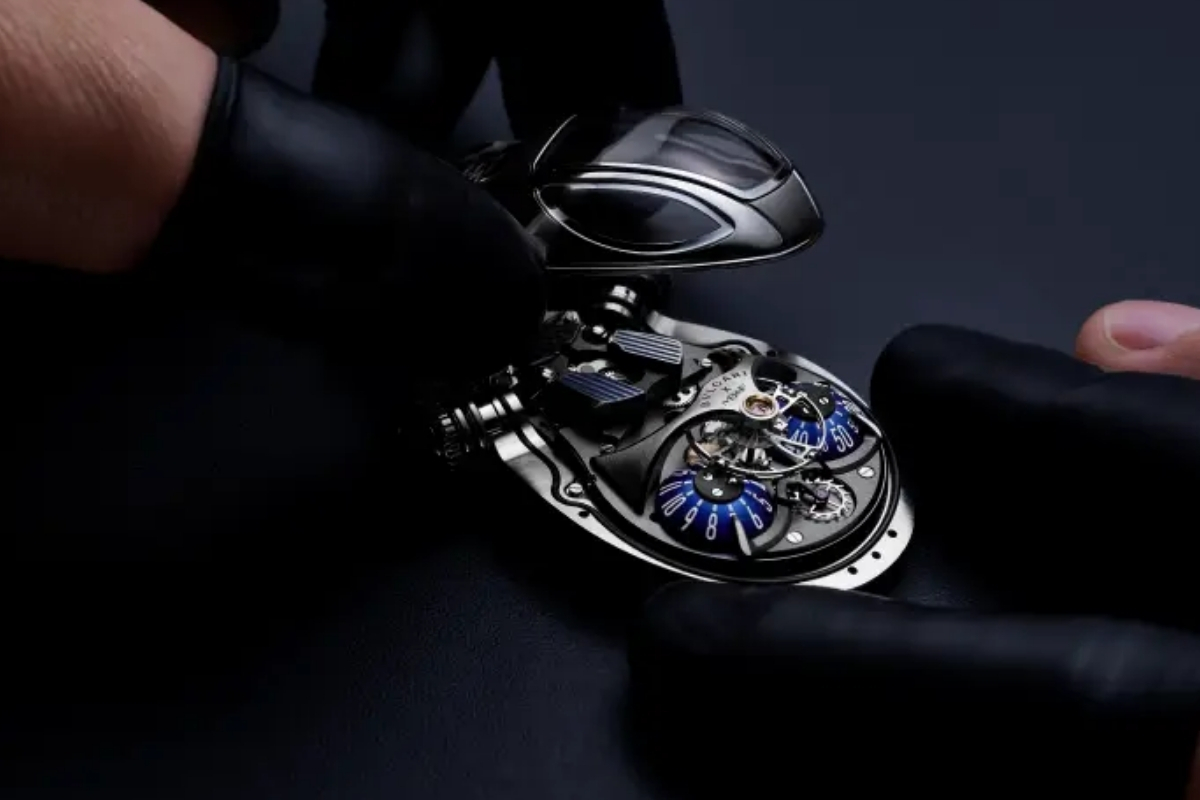 bvlgari ve mbf is birligiyle erkekler icin ilk serpenti modeli tanitildi 0 F5kGQaaI
