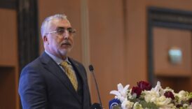 calisma ve sosyal guvenlik bakani vedat isikhan emeklilerin bayram ikramiyesi ile ilgili degerlendirme yapacagiz GGDtCV3f