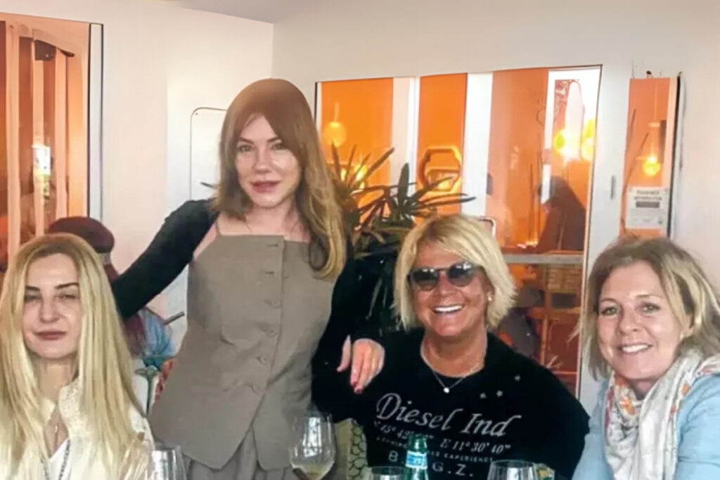 caroline kocun kiz kardesi christina giraudun solugu yakin arkadasi benan ozkan ile miami aldi Z7uiyJ4A