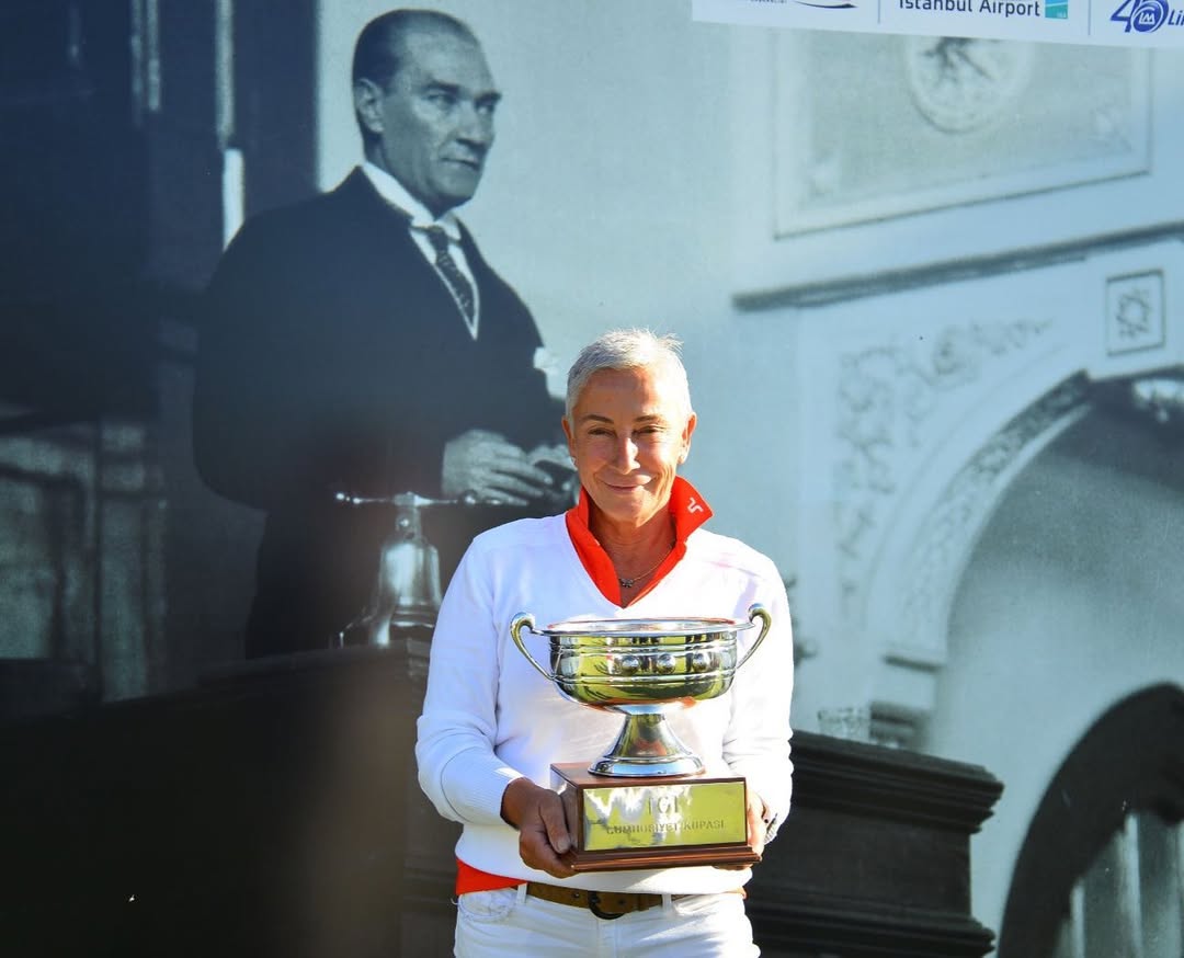 cemiyet hayatinin mutevazi ve iyi kalpli golfcusu beyhan benardete 5 gdYaTdmc