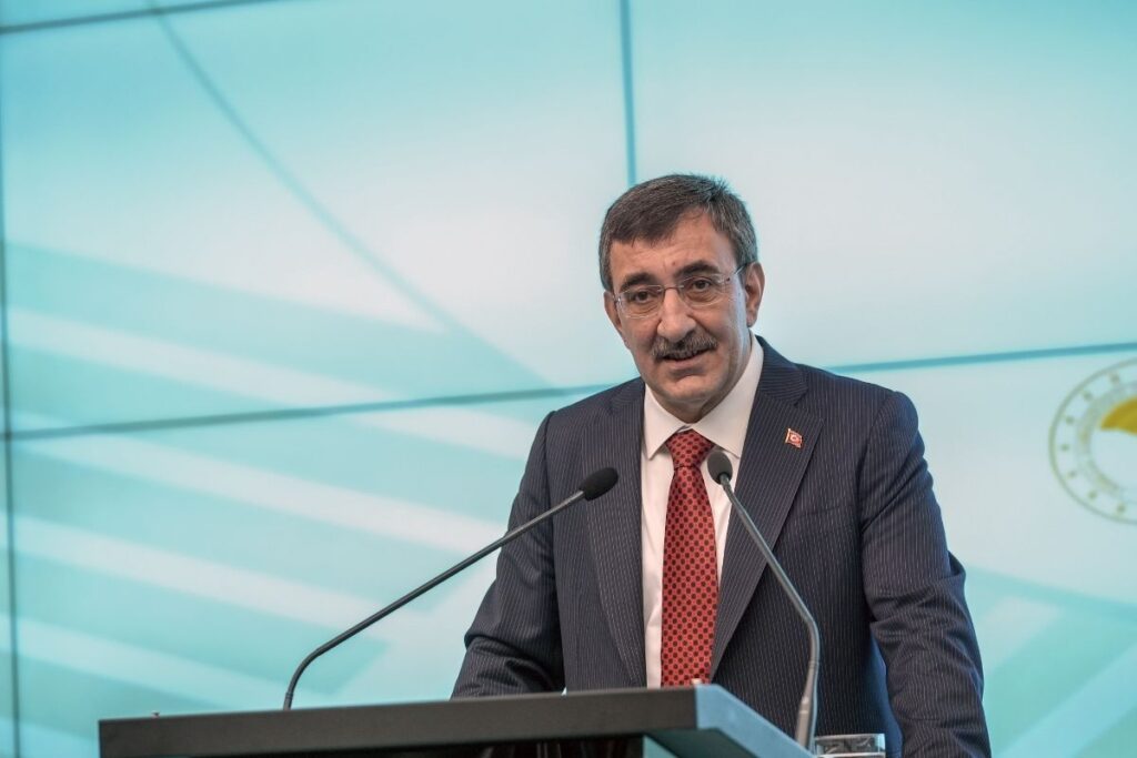 cevdet yilmazdan merkez bankasi rezervlerine iliskin aciklama dis finansman maliyetlerini dusurmeye devam edecektir fsYQEqpv