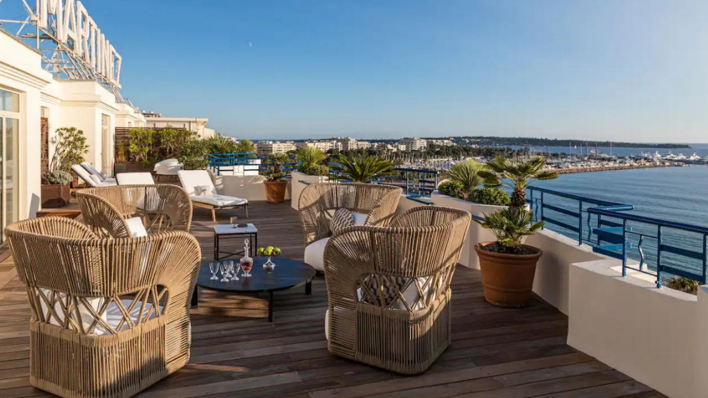 cilginca pahali 10 suit oda aralarinda istanbuldan da bir otel var 8 HPj2NRni