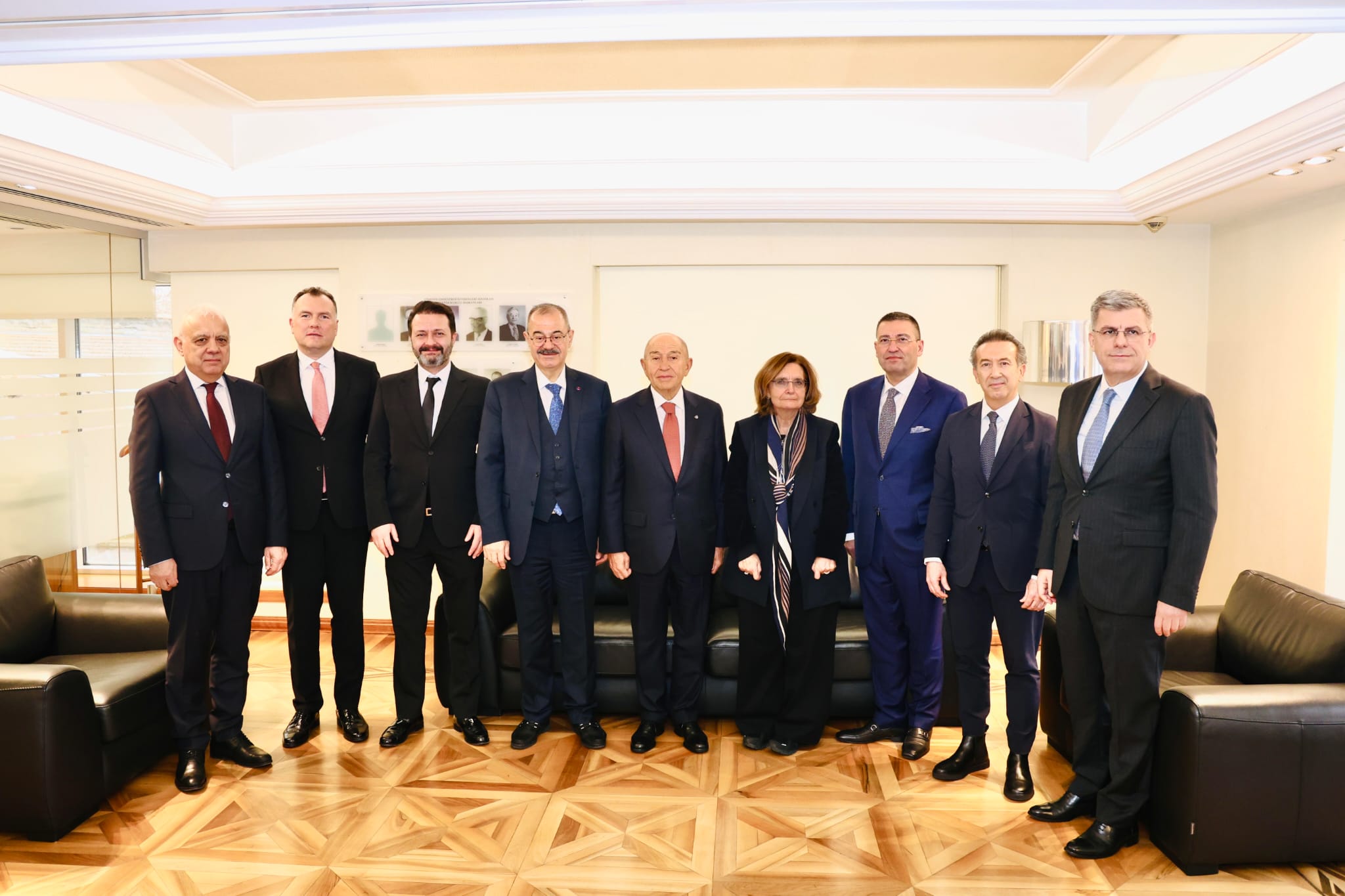 cimento endustrisi isverenleri sendikasinin yeni baskani limak holding onursal baskani nihat ozdemir oldu 0 PHvizbsl