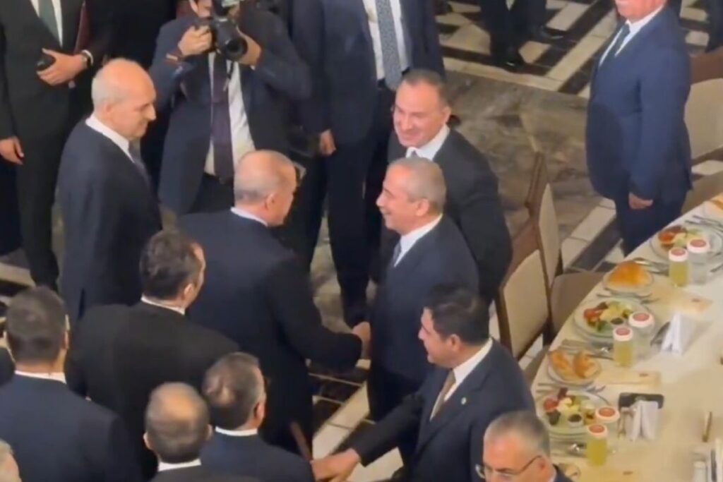 cumhurbaskani erdogan imrali heyetinde de yer alan tbmm baskanvekili sirri sureyya onderle sohbet etti LkWIJtzX