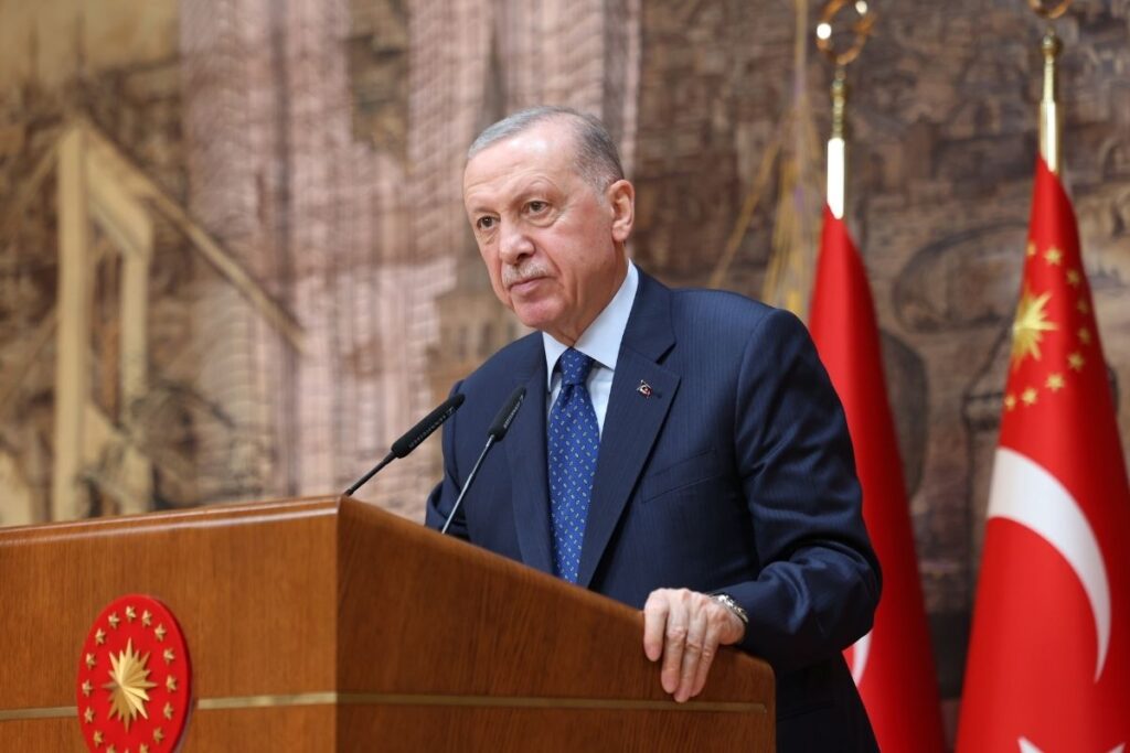 cumhurbaskani erdogan yuzde 50 subvansiyonlu esnaf ve sanatkar kredi limitinin 1 milyon liraya cikarildigini G6NHJ44s