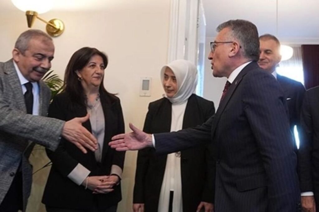 dem parti heyeti tbmmde mhpnin ardindan ak partiyi ziyaret etti pvLp9pjl