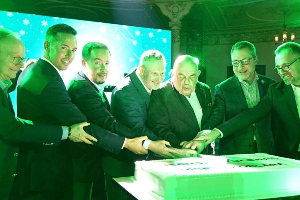 dogus oto ceosu ali bilaloglu turkiyede satislarini avrupadan fazla arttiran skoda ailesini kutladi ahmet Y2xucyrR