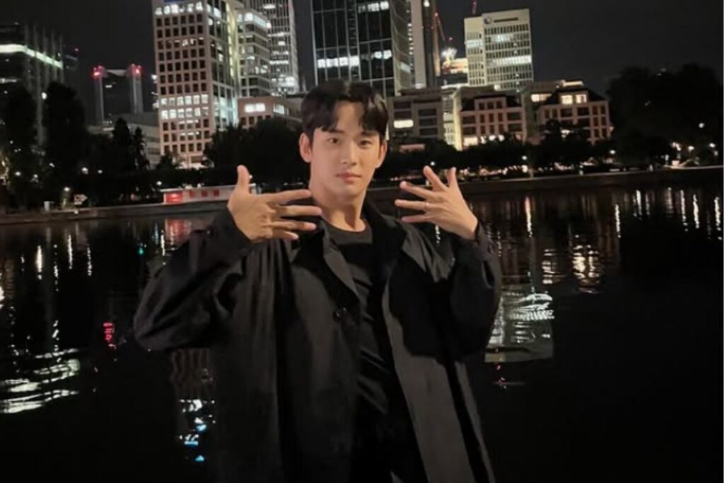 dunyaca unlu markalar guney koreli aktor kim soo hyun ile is birliklerini flort skandali nedeniyle pzc416IO