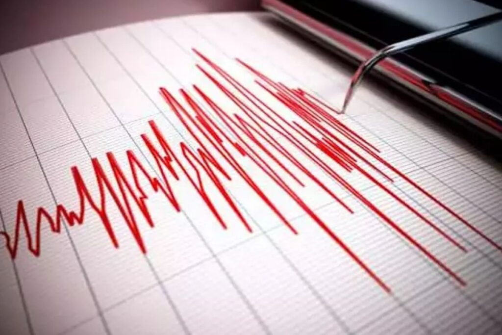 ege denizinde 52 buyuklugunde deprem 8adxzvUn