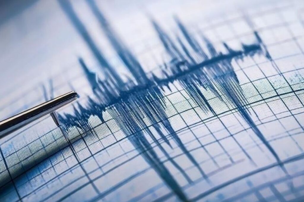 ege denizinde yaklasik 2 saatte 50in uzerinde iki deprem meydana geldi zYF5yWtl