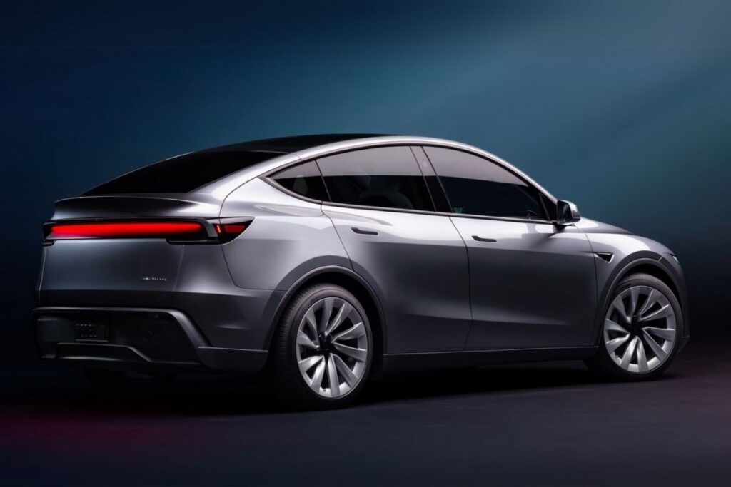 elon musk 2025 tesla model yyi tanitti cybertrucktan esinlenen tasarim ve daha uzun menzil sKQpcVJh