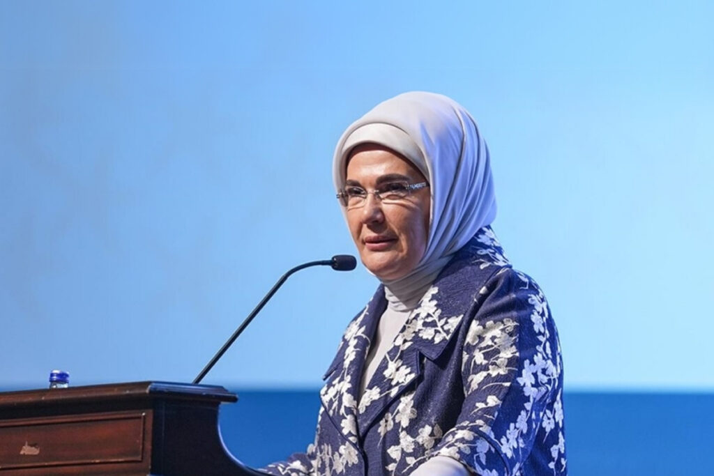 emine erdogan 8 mart dunya kadinlar gununde kadinlarin gucunu ve emegini vurgulayarak tum kadinlari XVunvbTE