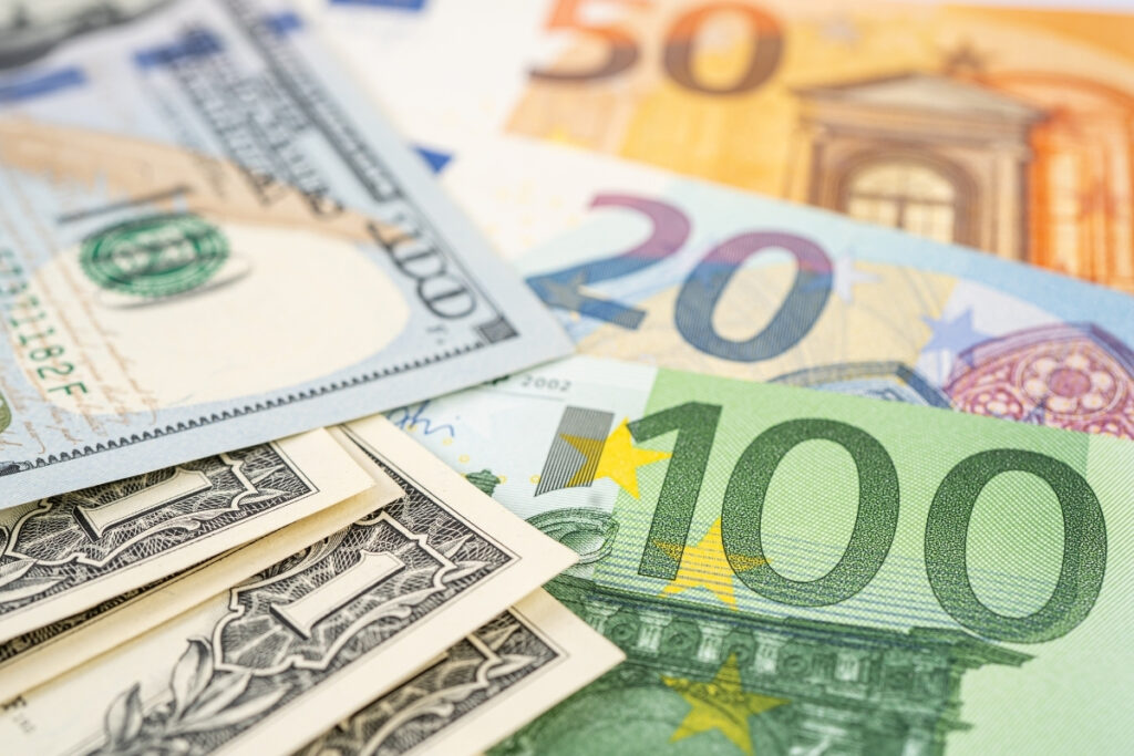 enflasyon ve yuksek tl getirisine ragmen doviz hesaplari 10 milyar dolar artti Oaru1w4U