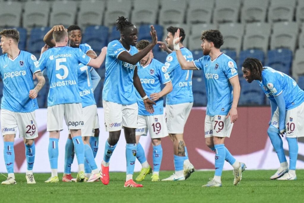 fatih tekke trabzonsporun 300 gunluk deplasman galibiyeti hasretine son verdi rAVytMqK