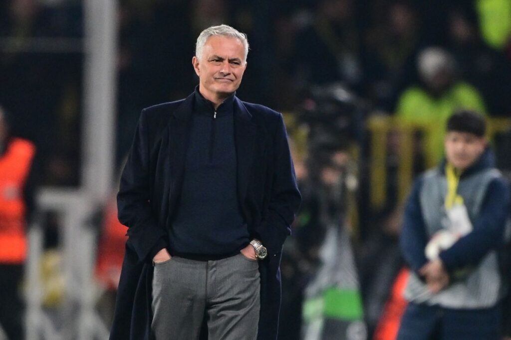 fenerbahce teknik direktoru jose mourinho pfdkye sevk edildi pNjH3X6Z