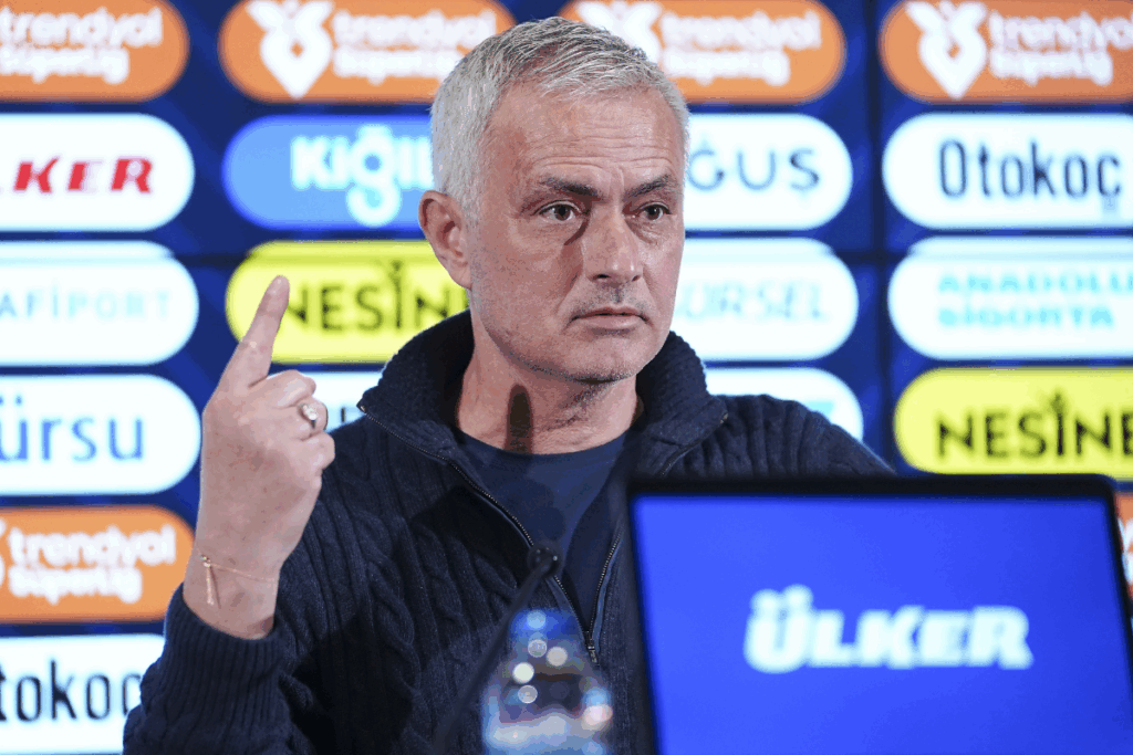 fenerbahce teknik direktoru jose mourinhodan sampiyonluk sorusuna yanit matematiksel olarak hala mumkun SWAjQ3CI