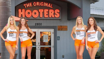 floridada alti girisimci tarafindan kurulan sansasyonel kanatci hooters iflasin esiginde K7fz2NYE