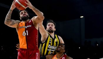 galatasaray fenerbahce beko macinda sahayi terk etti derbi yarida kaldi LhIneDAu