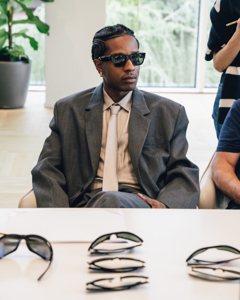 gectigimiz gunlerde silahli saldiri sucu davasindan beraat eden asap rocky ray banin ilk kreatif direktoru NicRsuiT