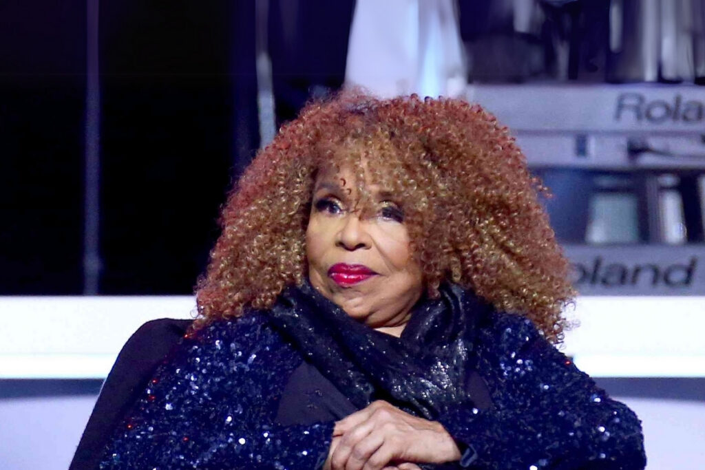 grammy odullu sarkici ve piyanist roberta flack 88 yasinda hayatini kaybetti e4yE6ySX