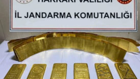 hakkaride bir aracta arama yapan jandarma vites kutusuna gizlenmis halde 8 kilogram kulce altin 12ZSevSU
