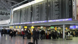 hamburg havalimani grev nedeniyle durdu je7GdfWH
