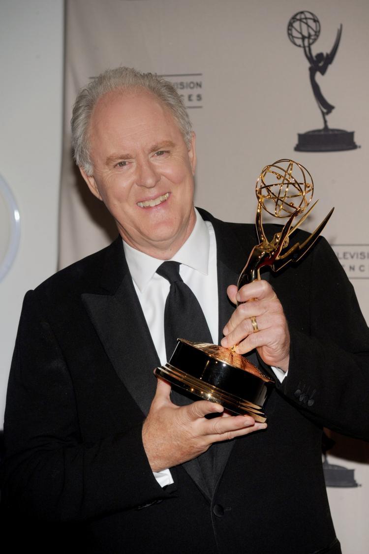 harry potter dizisinde dumbledore karakterini canlandirmasi icin emmy odullu aktor john lithgow ile anlasma TL3SgebS