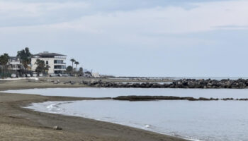 hatayin iskenderun ve arsuz ilcelerinde deniz suyunun cekildigi gozlendi EX5Y1RmT