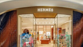 herm ste saat haric her kategori buyudu 2024te ciro 152 milyar euro oldu BrX74JeB