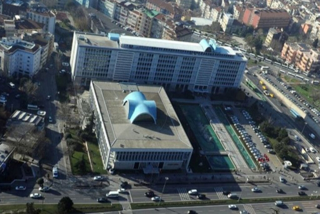 ibbye operasyon polisler medya asnin bilgisayarina el koydu qkrIcLuI