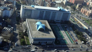 ibbye operasyon polisler medya asnin bilgisayarina el koydu qkrIcLuI