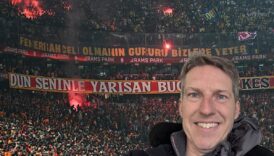 ingiliz gazeteci andy mitten rams parkta izledigi galatasaray fenerbahce macini yazdi kotu bir DJwZk3hl