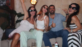 is insani baran suzer miamide uc ukraynali ile poz verdi KqFSUiFS