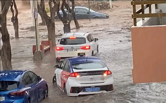 ispanyada bir sel felaketi daha kanarya adalari sulara teslim 0 5JtQV59Q