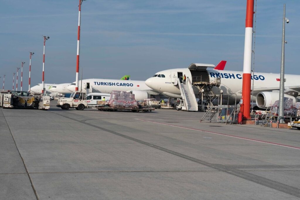 istanbul havalimani avrupanin en yogun hava kargo merkezi oldu ubyKH9Kf