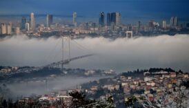 istanbulda gemi trafigi sis nedeniyle cift yonlu olarak askiya alindi idyqW6xi