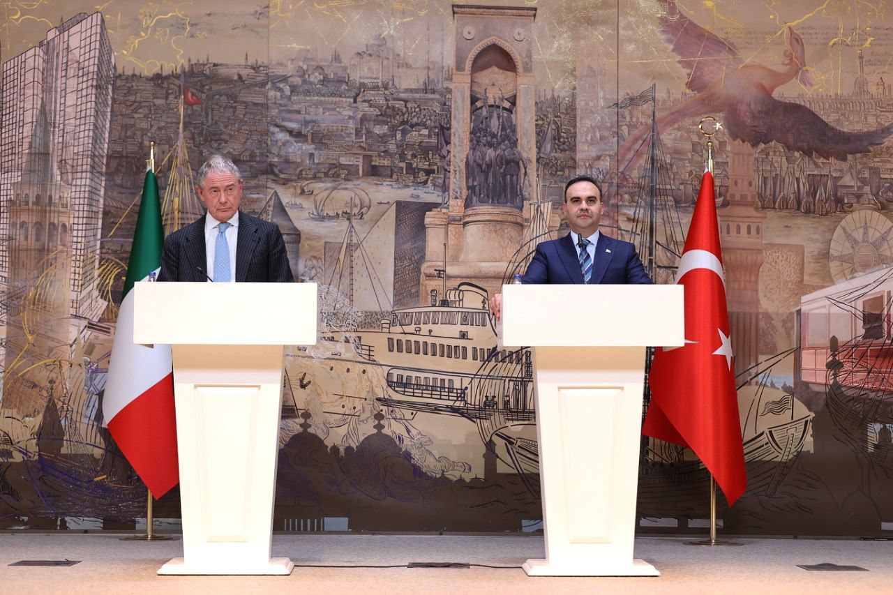 italyan bakan istanbulda turklerin italyada daha fazla yatirim yapmasini tesvik ediyoruz 0 KetL2ikM