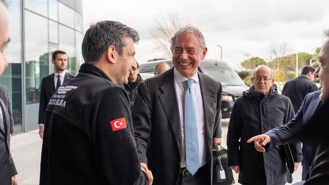 italyan savunma devi leonardo baykar tesislerini dolasti ziyarete turk ve italyan bakanlar da eslik 2DAunYJQ