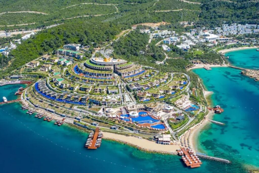 izinsiz genisleme ve ek oda calismalari sebebiyle muhurlenen the plaza bodrum otel icin yeni GxEQsuMw