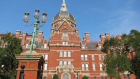 johns hopkins universitesi trump yonetiminin hibe kesintisinin ardindan 2 bin kisiyi isten cikardi WZMX7bR4