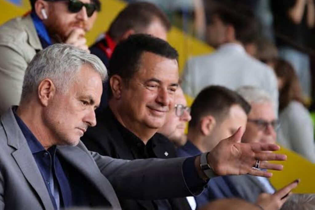 jose mourinhodan fenerbahce asbaskani acun ilicalinin sahibi oldugu hull cityli taraftarlara surpriz OBVm6IQM