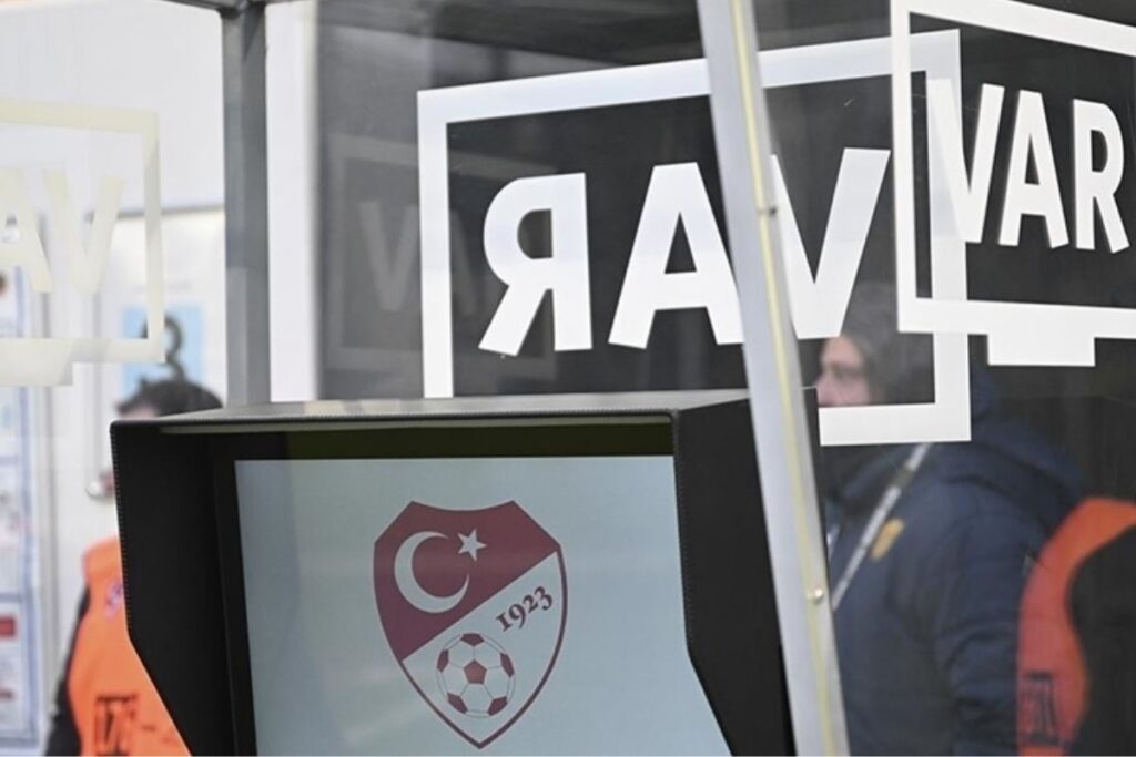 kasimpasa galatasaray macina polonyali fenerbahce antalyaspor macina alman var hakemi atandi 1BlKK6kw
