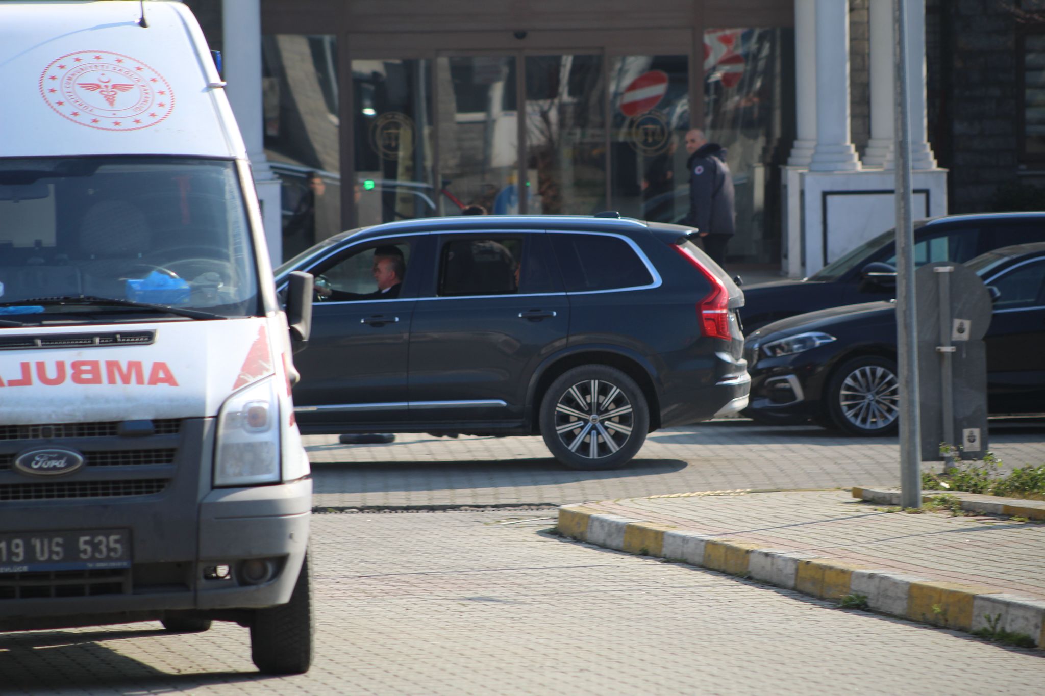 kiraca holdingin patronu inan kiracin adli tip kurumunda yapilan muayenesi sonunda akli melekelerinin yerinde itLHrDld