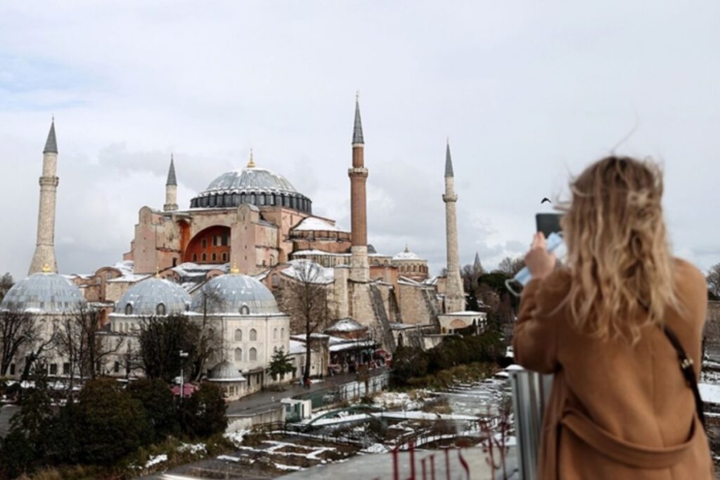 kultur ve turizm bakani mehmet nuri aksoy turkiye ocak ayinda 21 milyonun uzerinde yabanci MORPSztd