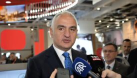 kultur ve turizm bakani mehmet nuri ersoy turizmde hedef 65 milyon ziyaretci ve 64 DDrRqXVq