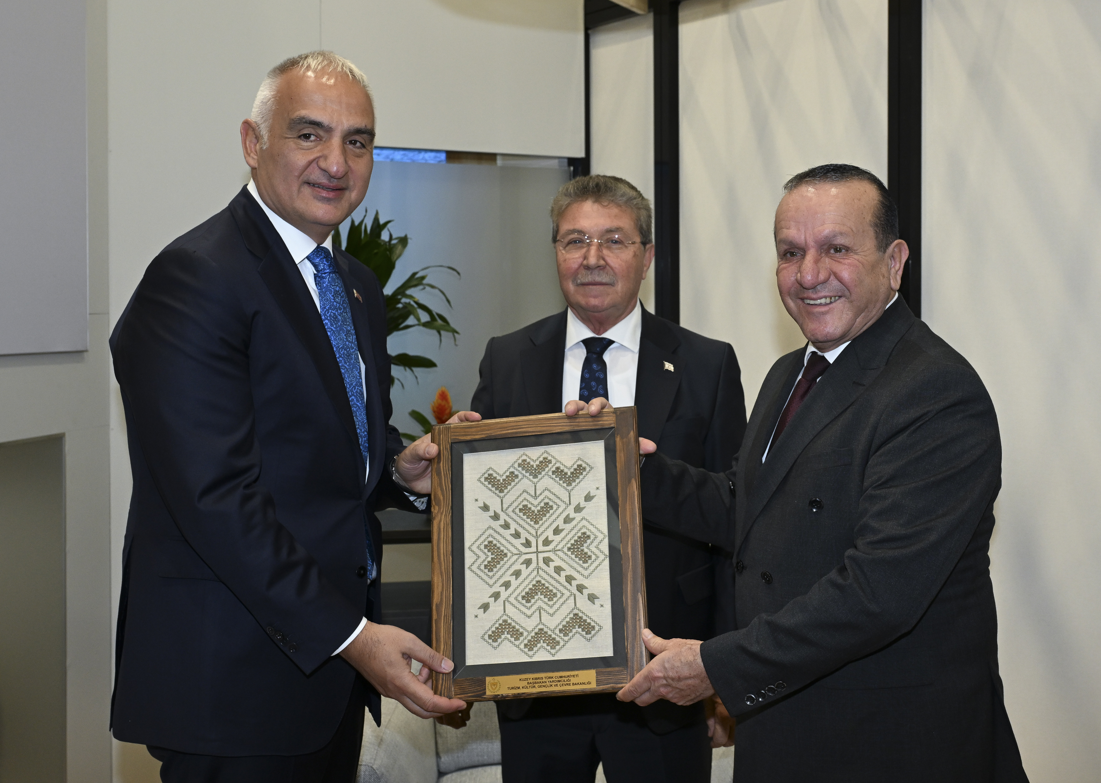 kultur ve turizm bakani mehmet nuri ersoy turizmde hedef 65 milyon ziyaretci ve 64 OuLR5hXj