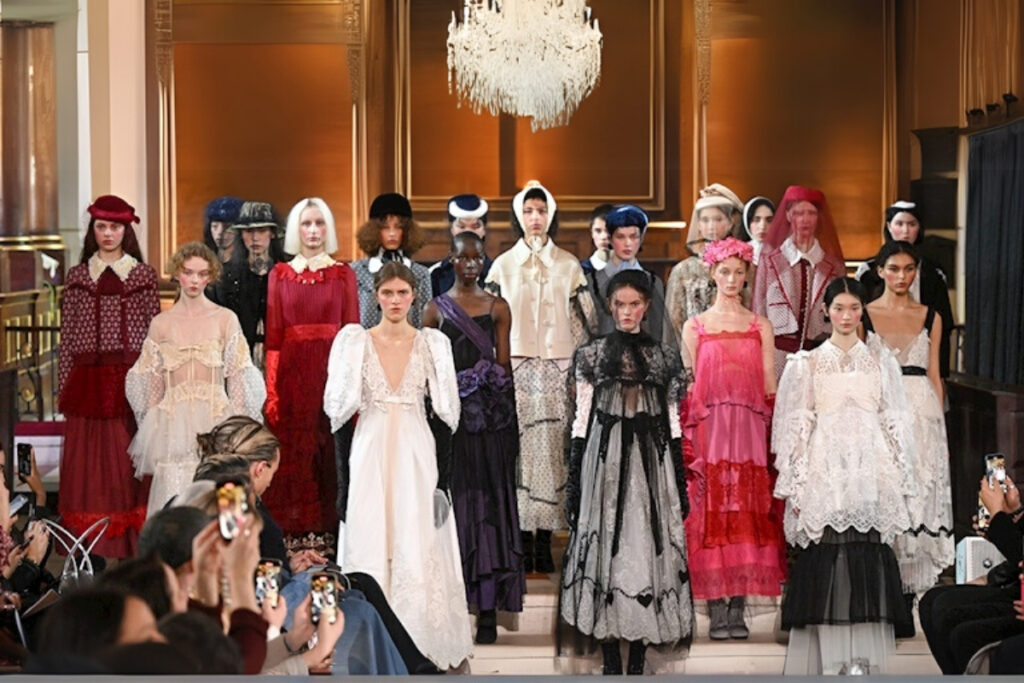 londra moda haftasinda turk modaciya alkis 5NwVbTwG